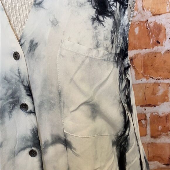 Rock&Republic Smokey Button Down - Picture 3 of 11